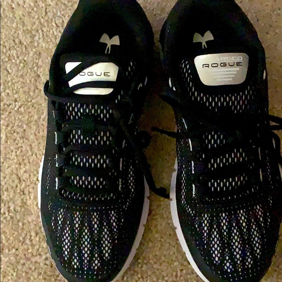 Under Armour Sneakers - Picture 1 of 3